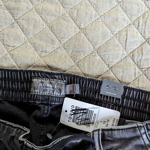 Torrid drawstring jeans size 1 black wash - Picture 7 of 9